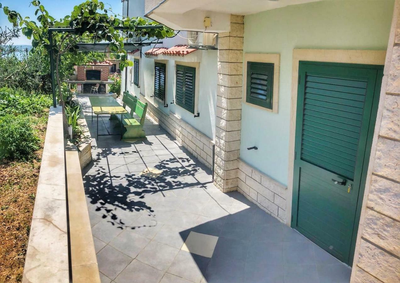 Studio Apartman Noa Trogir Exterior foto